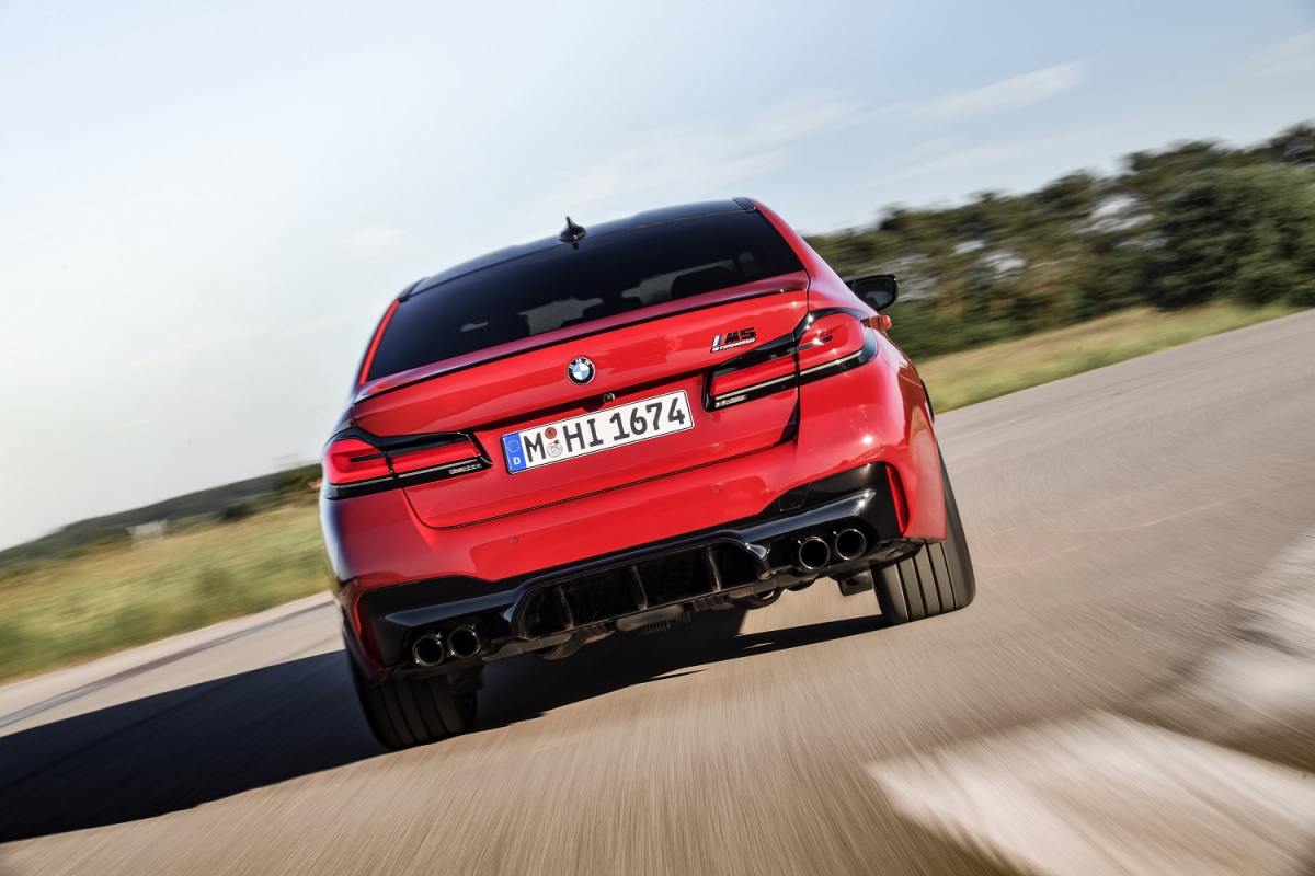 ▲최고출력 625마력, 최대토크 76.5kgㆍm를 발휘하는 4.4리터 V8 M 트윈파워 터보 엔진에 8단 M 스텝트로닉 자동변속기를 맞물렸다. (사진제공=BMW코리아)