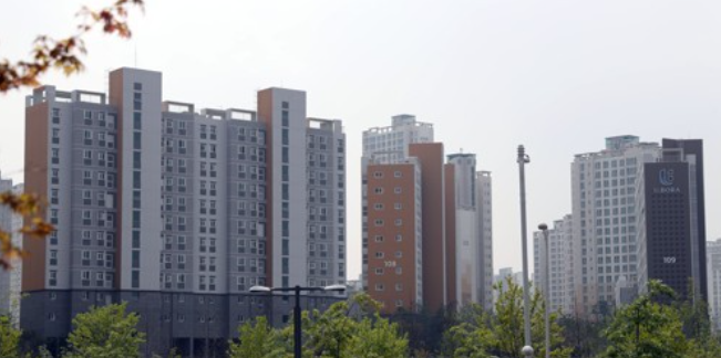 ▲힘 없이 주저앉던 경기 김포시 아파트값이 다시 꿈틀거리고 있다. 김포 한강신도시 내 아파트 단지 모습.  (연합뉴스)