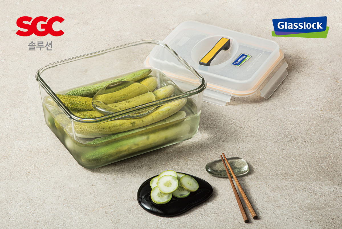 ▲SGC솔루션이 국내 3대 대형 할인점에서 ‘글라스락 김치맛지킴이 핸디ㆍ유리 누름돌’ 특별 할인 행사를 실시한다. (사진제공=SGC솔루션)