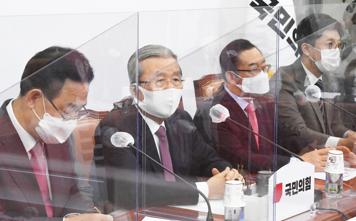 ▲김종인 국민의힘 비상대책위원장이 12일 오전 서울 여의도 국회에서 열린 비상대책위원회의에서 발언하고 있다. (연합뉴스)