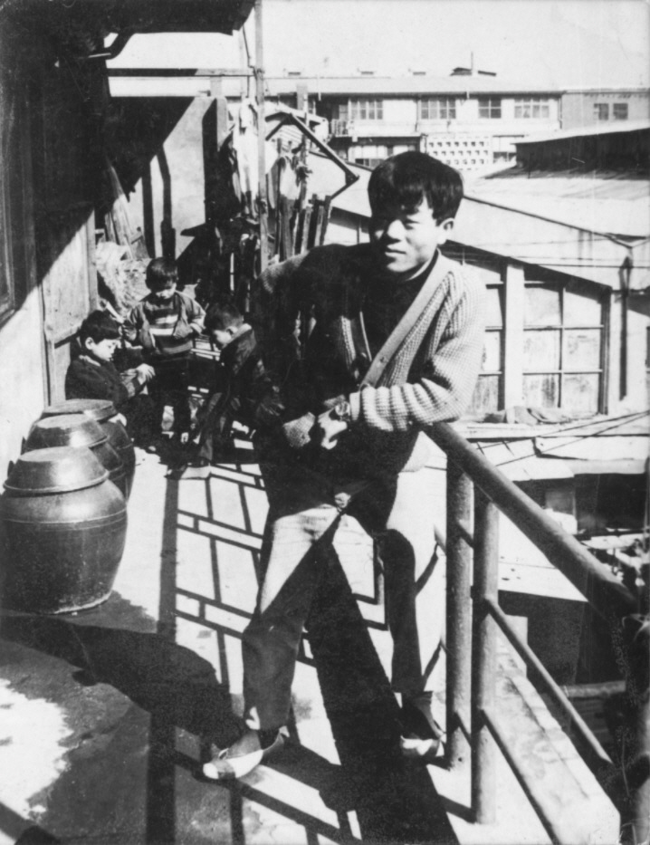 ▲1968년경 중부시장에서 일할 때의 전태일.  사진출처 전태일재단 홈페이지
