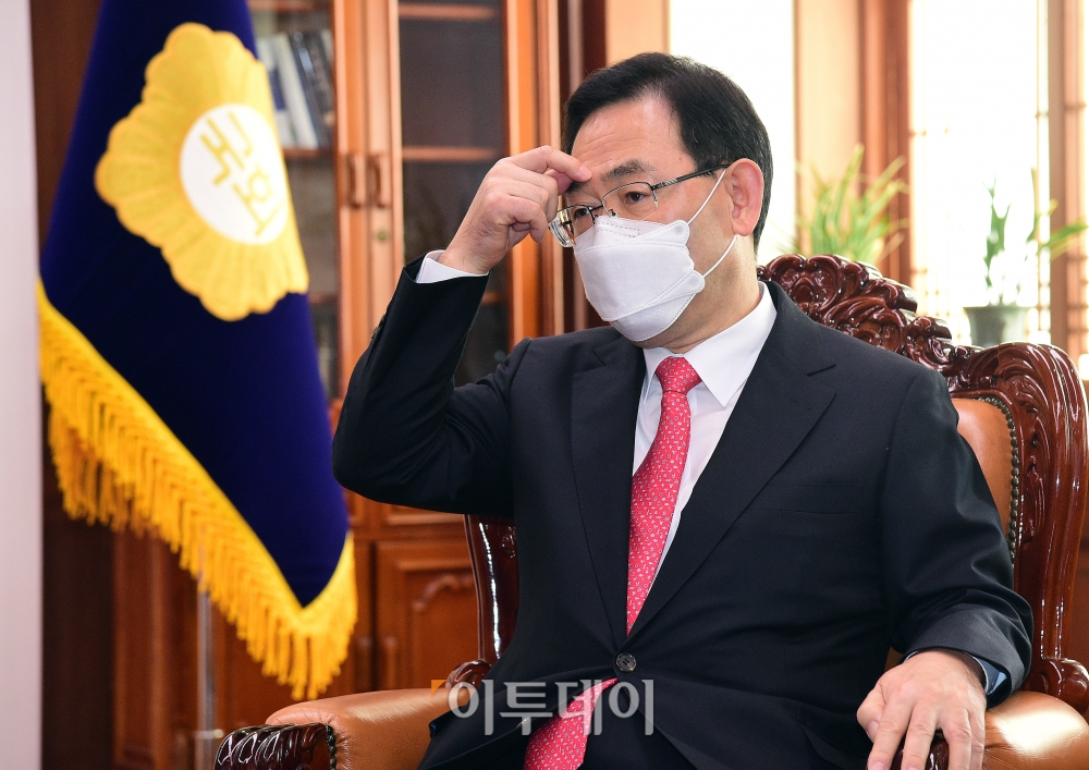 ▲국민의힘 주호영 원내대표가 16일 국회의장실에서 열린 국회의장-교섭단체 원내대표 정례회동에서 생각에 잠겨 있다. (신태현 기자 holjjak@)