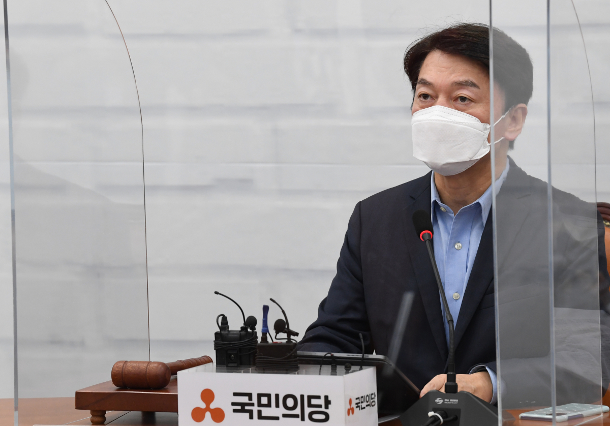 ▲안철수 국민의당 대표가 19일 서울 여의도 국회에서 열린 최고위원회의에서 모두 발언을 하고 았다. (공동취재사진단)