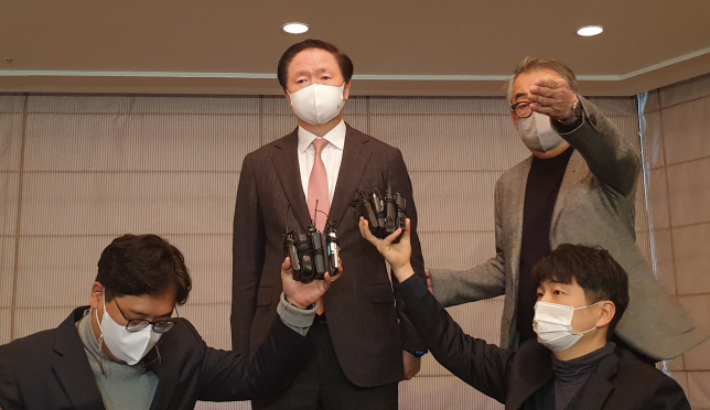 ▲20일 서울 소공동 롯데호텔에서 우기홍 대한항공 사장이 기자들의 질문에 답하고 있다. (이주혜기자winjh@)