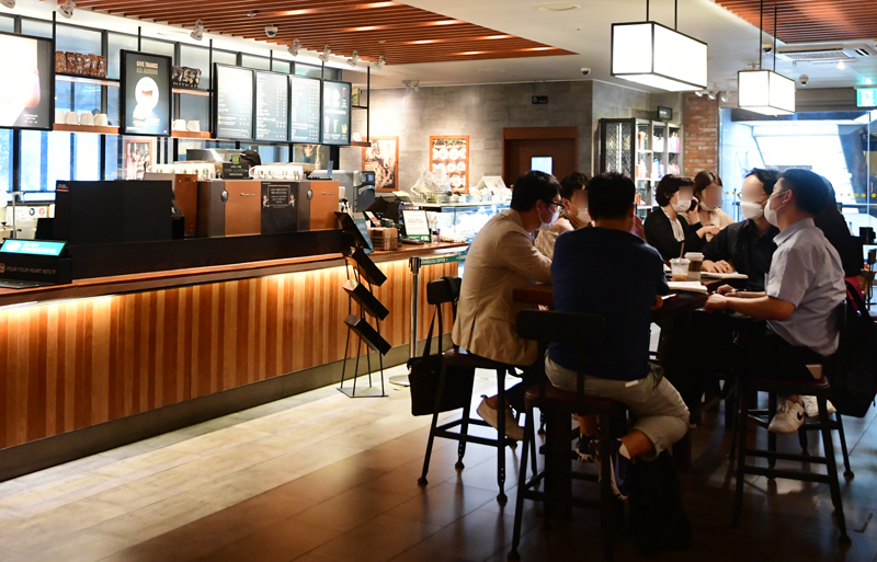 ▲문화체육관광부는 신종 코로나바이러스 감염증(코로나19) 대유행 차단을 위해 24일 0시부터 수도권의 사회적 거리두기가 2단계로 격상함에 따라 소비쿠폰도 중단하기로 했다.
(이투데이DB)