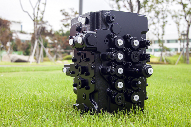 ▲두산인프라코어 중형 굴착기용 메인컨트롤밸브 ‘DCV300’이 IR52 장영실상을 수상했다. (사진제공=두산인프라코어)