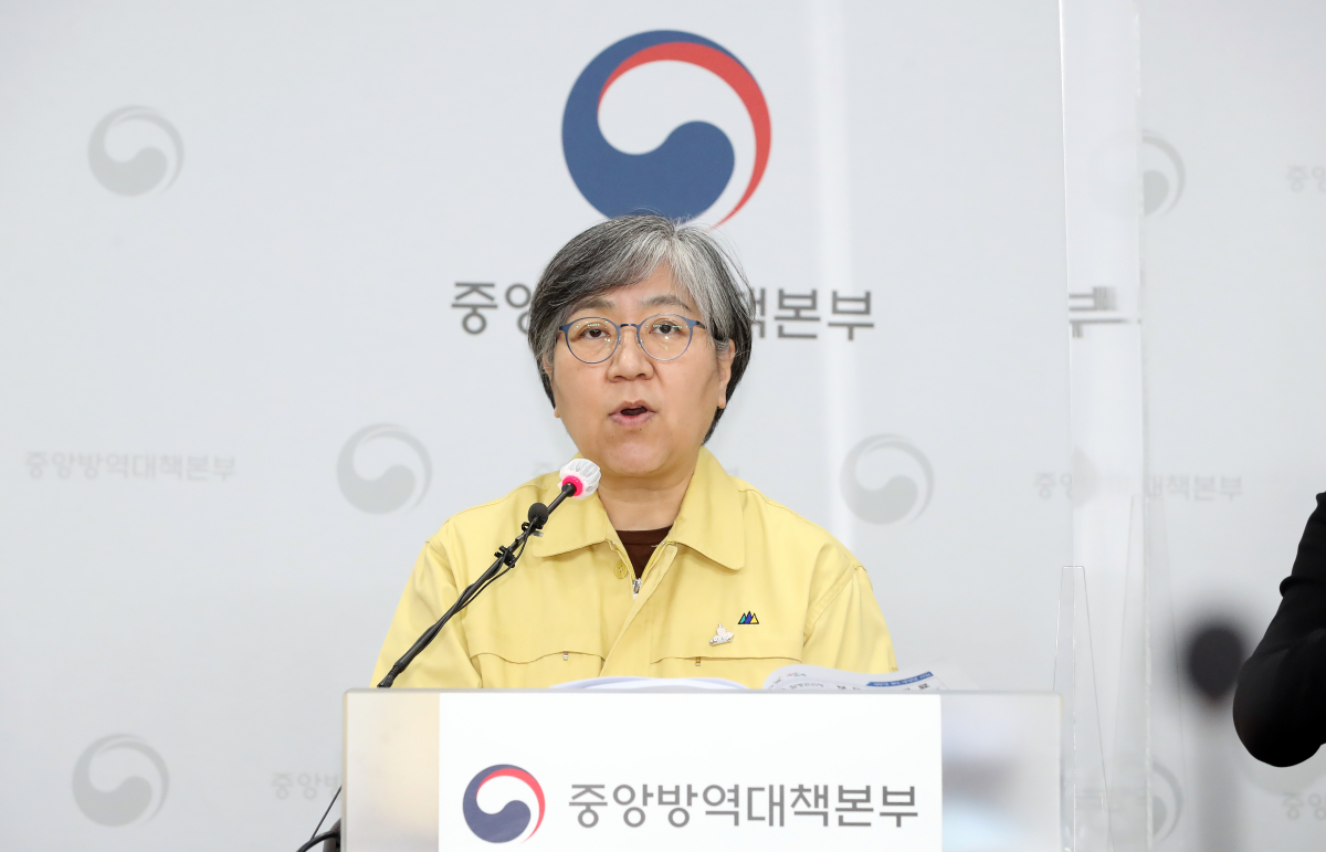 ▲정은경 중앙방역대책본부장(질병관리청장)이 23일 오후 충북 청주 질병관리청에서 신종 코로나바이러스 감염증(코로나19) 발생 현황 등을 발표하고 있다. (뉴시스)