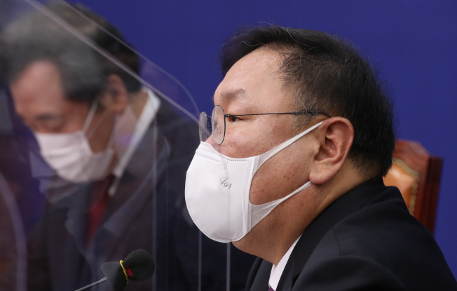 ▲더불어민주당 김태년 원내대표가 13일 오전 서울 여의도 국회에서 열린 최고위원회의에서 발언하고 있다.    (연합뉴스)