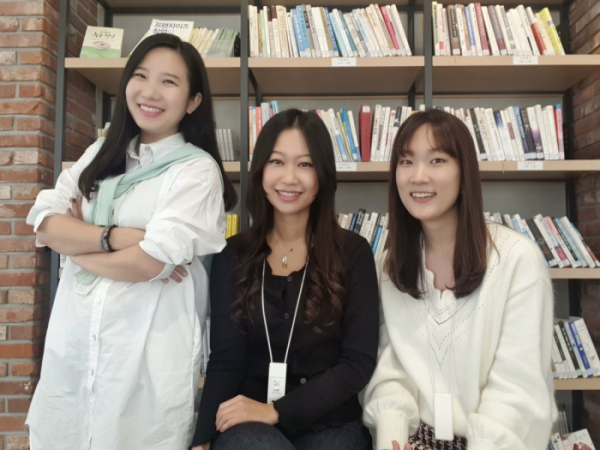 ▲본아이에프 마케팅팀의 한지혜 대리(왼쪽부터)가 손혜연 대리, 김은정 대리와 함께 본죽의 마케팅 전략을 소개하고 있다. (사진제공=본아이에프)