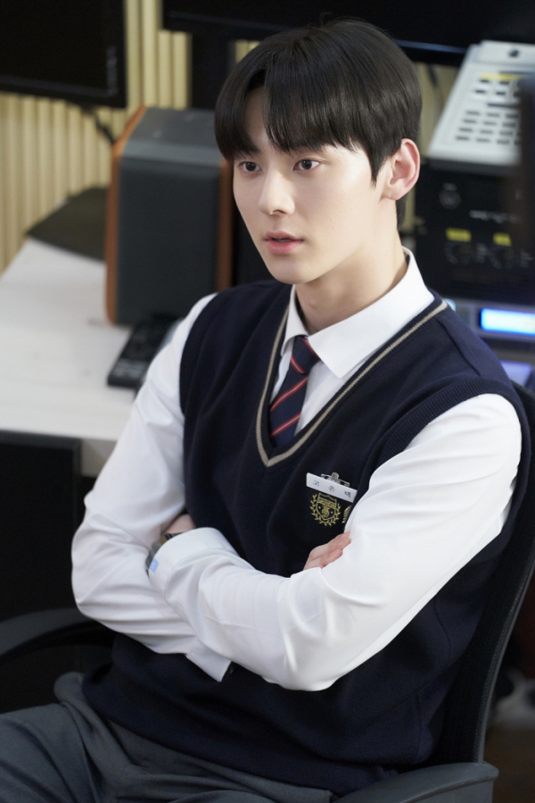 ▲‘라이브온’ 황민현(사진제공=플레이리스트)