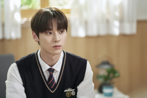 ▲‘라이브온' 황민현-정다빈(사진제공=JTBC)