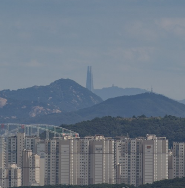 ▲수도권 아파트 매수심리가 역대 최고 수준으로 높아졌다. 한국부동산원에 따르면 지난 18일 조사 기준 서울ㆍ수도권 아파트 매매수급지수는 117.2를 기록해 전주(115.3)보다 1.9포인트 상승했다. 