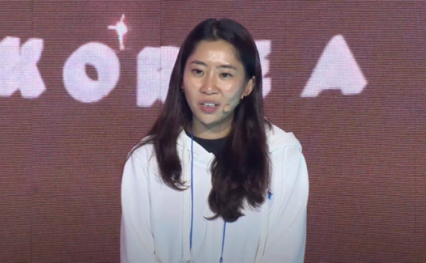 ▲김슬아 마켓컬리 대표가 경기 고양시 CJ ENM스튜디오에서 열린 '컴업 2020'에서 기조연설을 하고 있다. (유튜브 캡쳐)