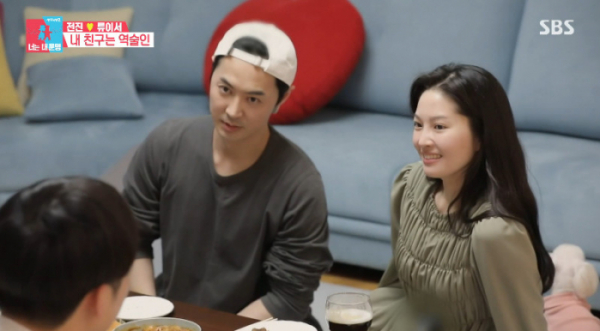 ▲최제우 설명 듣는 전진, 류이서(사진=SBS 방송화면 캡처)