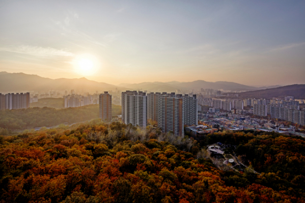 ▲경기 의정부 'e편한세상 신곡포레스타뷰'와 추동공원 전경.  (사진제공=대림산업)