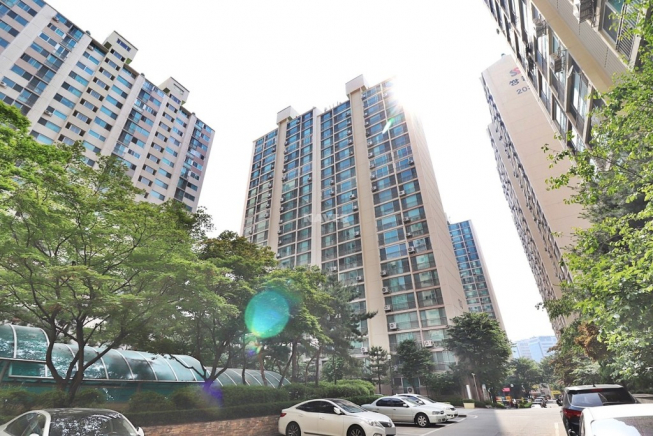 ▲서울 송파구 가락동 '가락쌍용1차' 아파트 전경. (사진=네이버부동산)