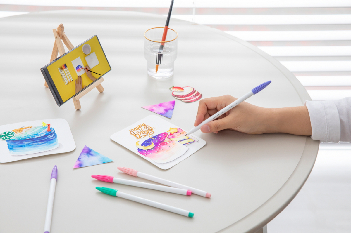 ▲모나미가 온라인 취미생활 플랫폼 하비풀과 협업해 ‘모나미 프러스펜으로 배우는 수채 드로잉 클래스’를 출시한다. (출처=모나미)