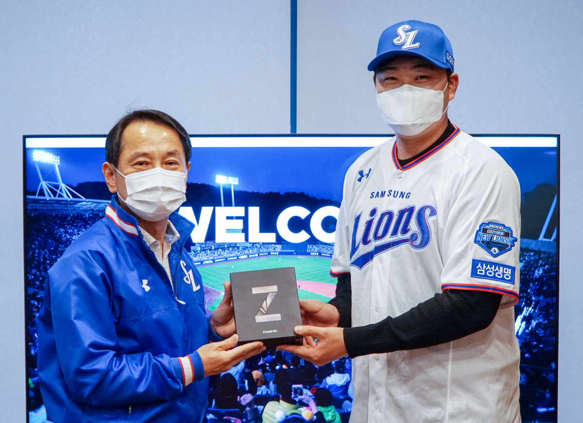 ▲삼성 라이온즈 구단이 자유계약선수(FA) 오재일과 4년간 계약금 24억 원, 연봉 22억 원, 인센티브 4억 원 등 최대 50억 원에 계약했다고 14일 발표했다. (연합뉴스)