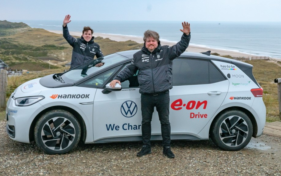 ▲한국타이어 겨울용 고성능 타이어를 장착한 폭스바겐 전기차가 총 2만8000여km에 달하는 독일 국토종단을 성공리에 마쳤다. (사진제공=한국타이어)