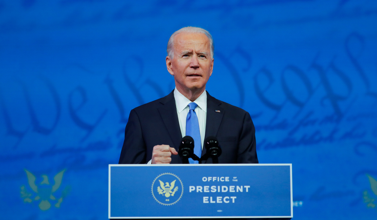 ▲조 바이든 미국 대통령 당선인이 14일(현지시간) 선거인단 투표에서 승리가 확정된 이후 델라웨어주 윌밍턴 퀸시어터에서 대국민 연설을 하고 있다. 윌밍턴/로이터연합뉴스