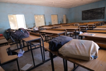 ▲나이지리아 북서부 카트시나주 칸카라 마을에서 남학생 300여 명이 무장 괴한들에 납치된 한 중학교 교실이 15일(현지시간) 텅 비어있다. 칸카라/AFP연합뉴스
