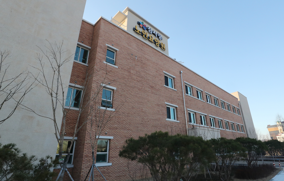 ▲출입이 통제되고 있는 청주 참사랑노인요양원의 모습. 연합뉴스