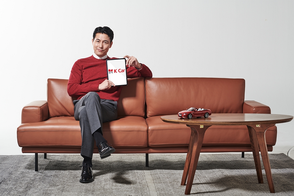 ▲케이카가 한국소비자포럼이 주최하는 ‘2021 대한민국 퍼스트브랜드 대상’에서 2년 연속 중고차 유통 부문 대상을 받았다.  (사진제공=케이카)