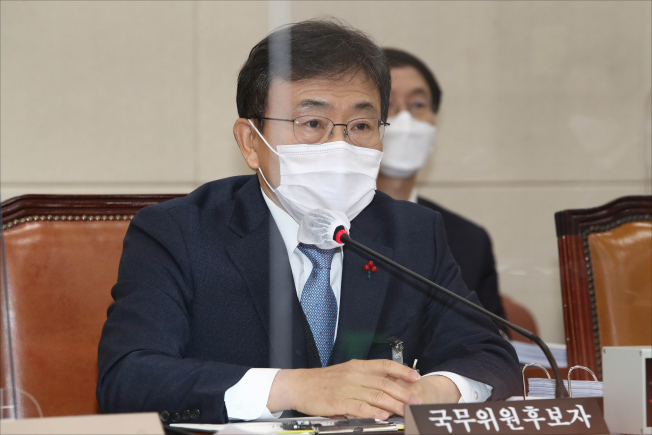 ▲권덕철 보건복지부 장관 후보자가 22일 국회 보건복지위원회에서 열린 인사청문회에서 답변하고 있다.  (연합뉴스)