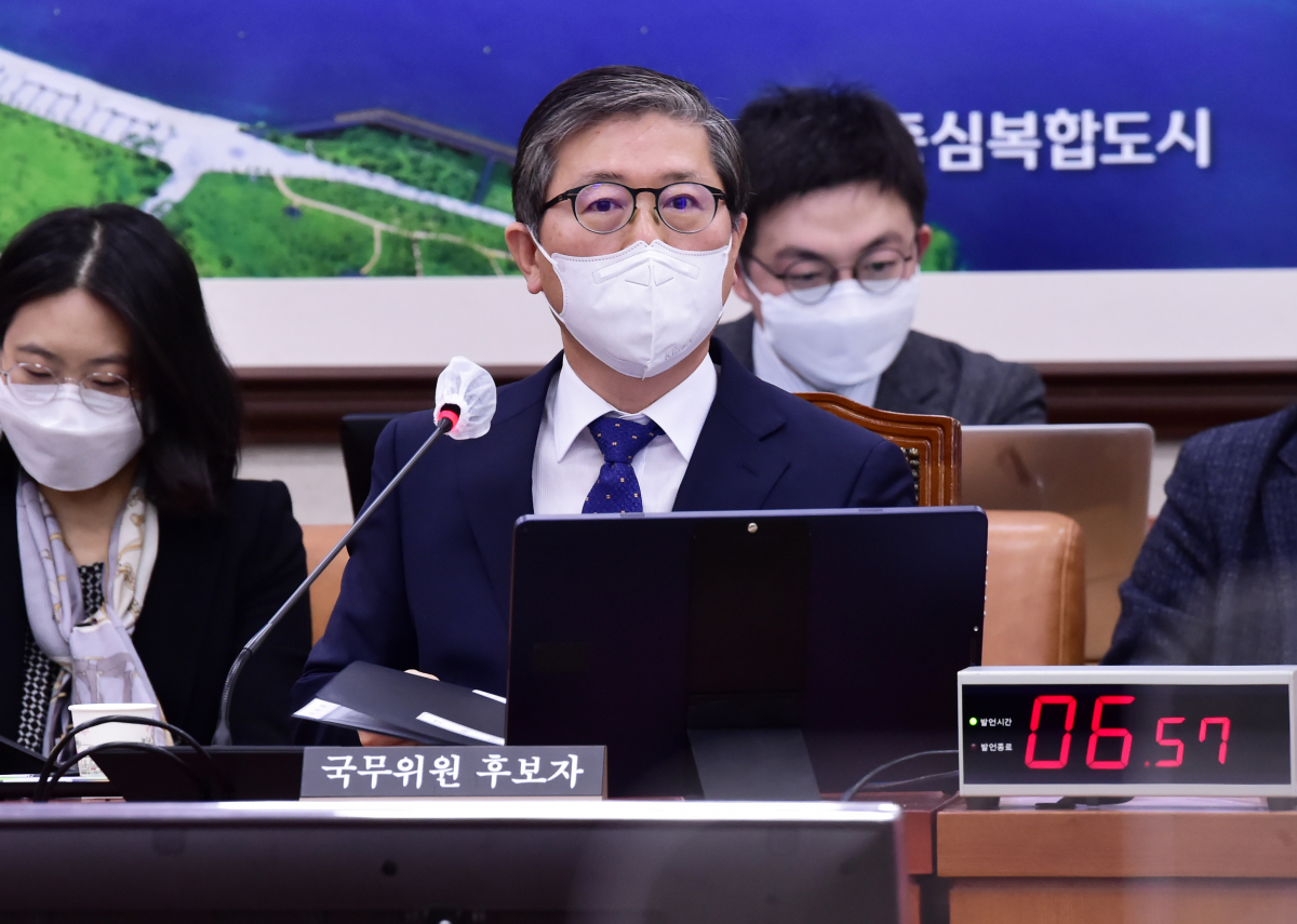 ▲변창흠 국토교통부 장관 후보자가 23일 서울 여의도 국회에서 열린 인사청문회에서 의원 질의에 답변하고 있다. (연합뉴스)