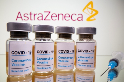 ▲아스트라제네카와 옥스퍼드대학이 공동 개발한 신종 코로나바이러스 감염증(코로나19) 백신 후보 물질. 영국 정부는 다음 달 4일(현지시간)부터 아스트라제네카의 백신을 보급할 계획이다. 로이터연합뉴스
