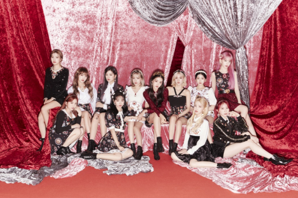 ▲아이즈원(사진=오프더레코드, 스윙엔터테인먼트 제공)