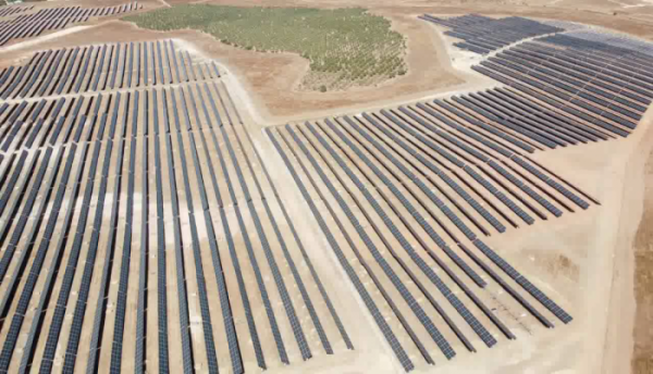 ▲스페인 남부 세비야에 있는 태양광 발전소 전경 (사진제공=한화에너지)