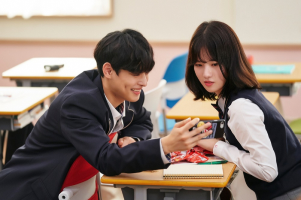 ▲'라이브온'(사진제공=플레이리스트)