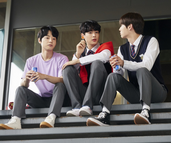 ▲'라이브온'(사진제공=플레이리스트)