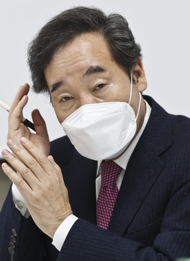 ▲더불어민주당 이낙연 대표가 6일 오후 서울강서아동보호전문기관을 방문, 관계자들과 간담회를 하고 있다. (연합뉴스)