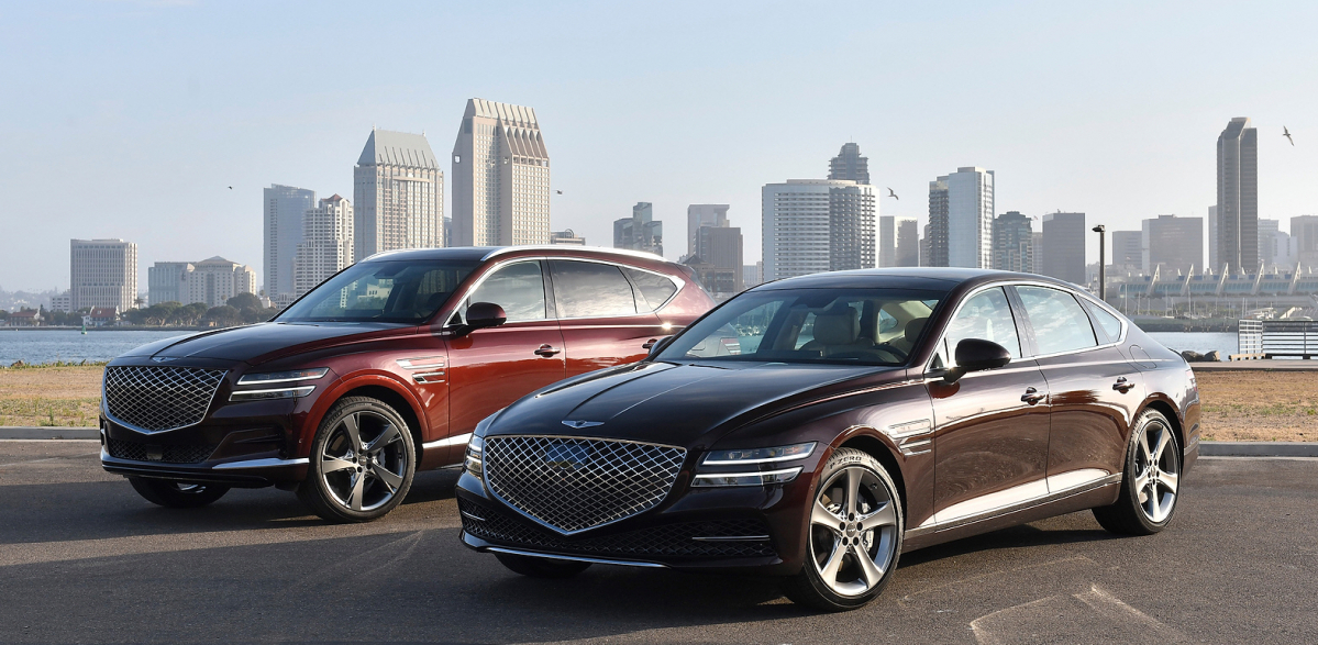 ▲현대차그룹이 3년 연속 '북미 올해의 차'를 노린다. 사진 왼쪽부터 각각 SUV와 승용 부문 최종 후보에 오른 제네시스 GV80과 G80. (사진제공=제네시스)