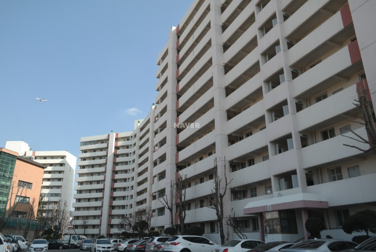 ▲서울 금천구 시흥동 남서울럭키아파트. (사진 제공=네이버부동산)