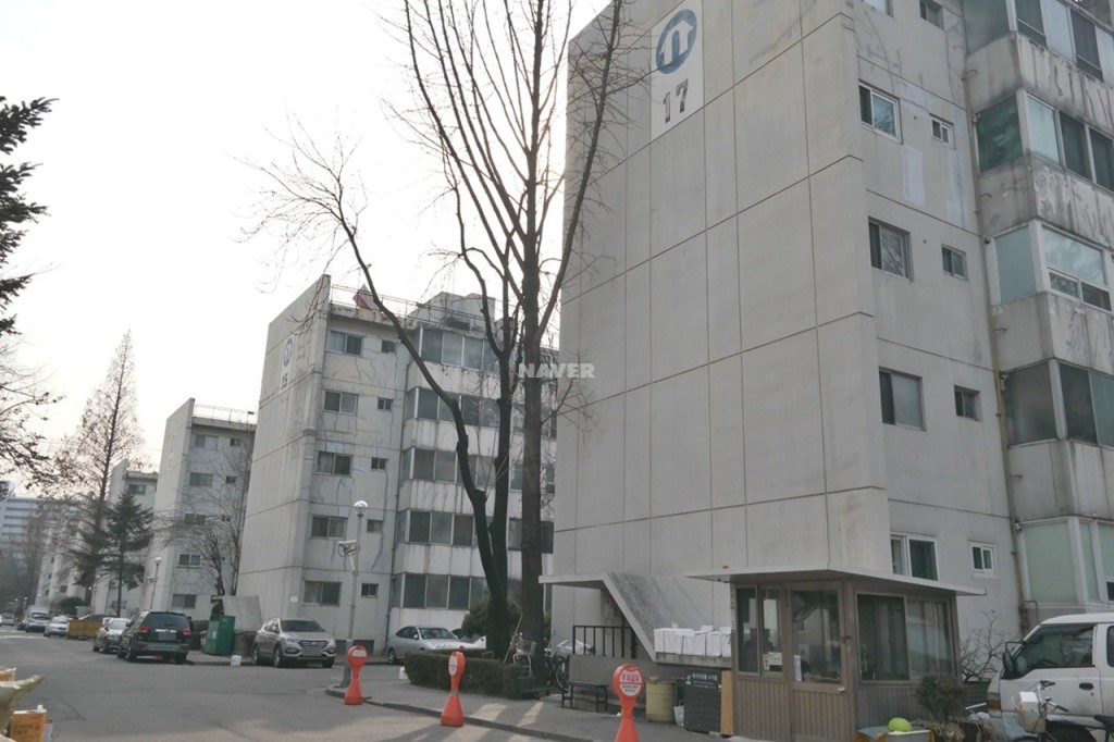 ▲올해 상반기 재건축 이주에 들어가는 서울 서초구 반포주공1단지 전경.  (출처=네이버부동산)