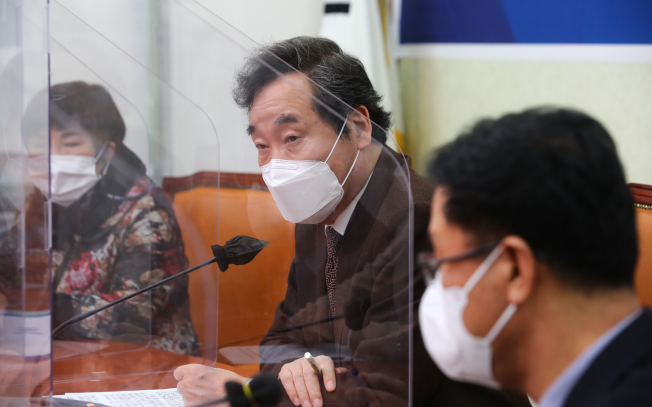 ▲더불어민주당 이낙연 대표가 12일 국회에서 열린 소상공인연합회와의 간담회에서 인사말하고 있다.   (연합뉴스)