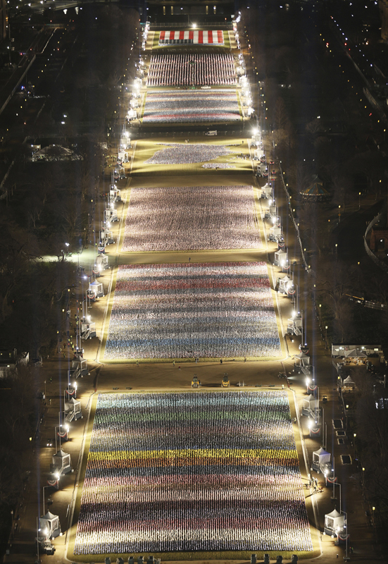 ▲내셔널몰에 설치된 19만1500여 깃발
 (워싱턴AP=뉴시스)