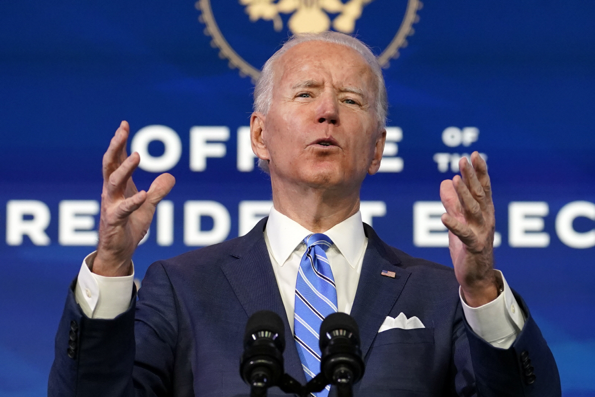 ▲조 바이든 미국 대통령이 취임 전인 14일(현지시간) 델라웨어주 윌밍턴에서 코로나19 백신 예방접종 계획 및 경제 재건 입법 패키지에 대한 가이드라인을 발표하고 있다. 윌밍턴/AP연합뉴스