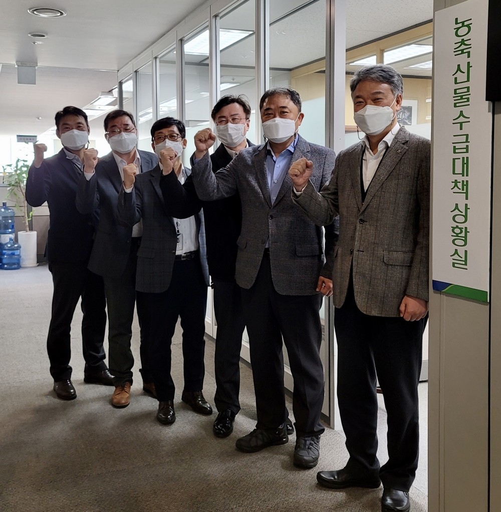 ▲ 농협이 설 명절을 앞두고 주요 농축산물 공급확대와 선제적 수급안정을 위해 다음달 10일까지 '농축산물 수급대책 상황실'을 운영한다. (사진제공=농협중앙회)