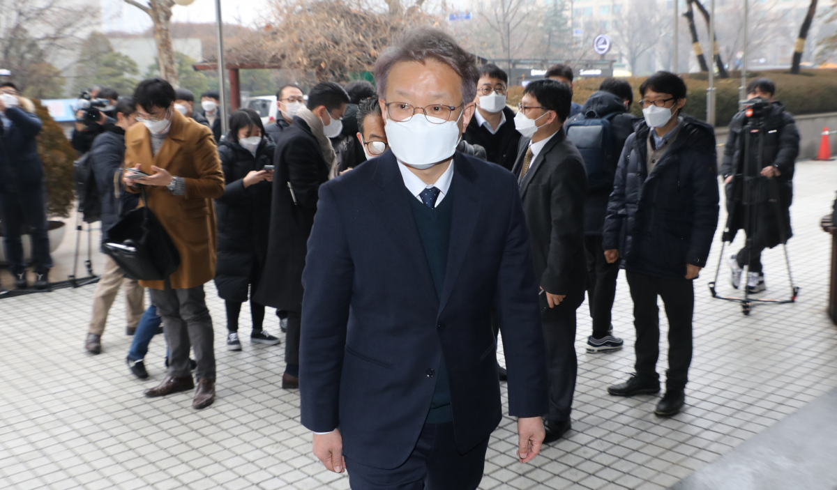 ▲권칠승 중소벤처기업부 장관 후보자가 22일 오전 여의도 사무실로 출근하고 있다. (연합뉴스)