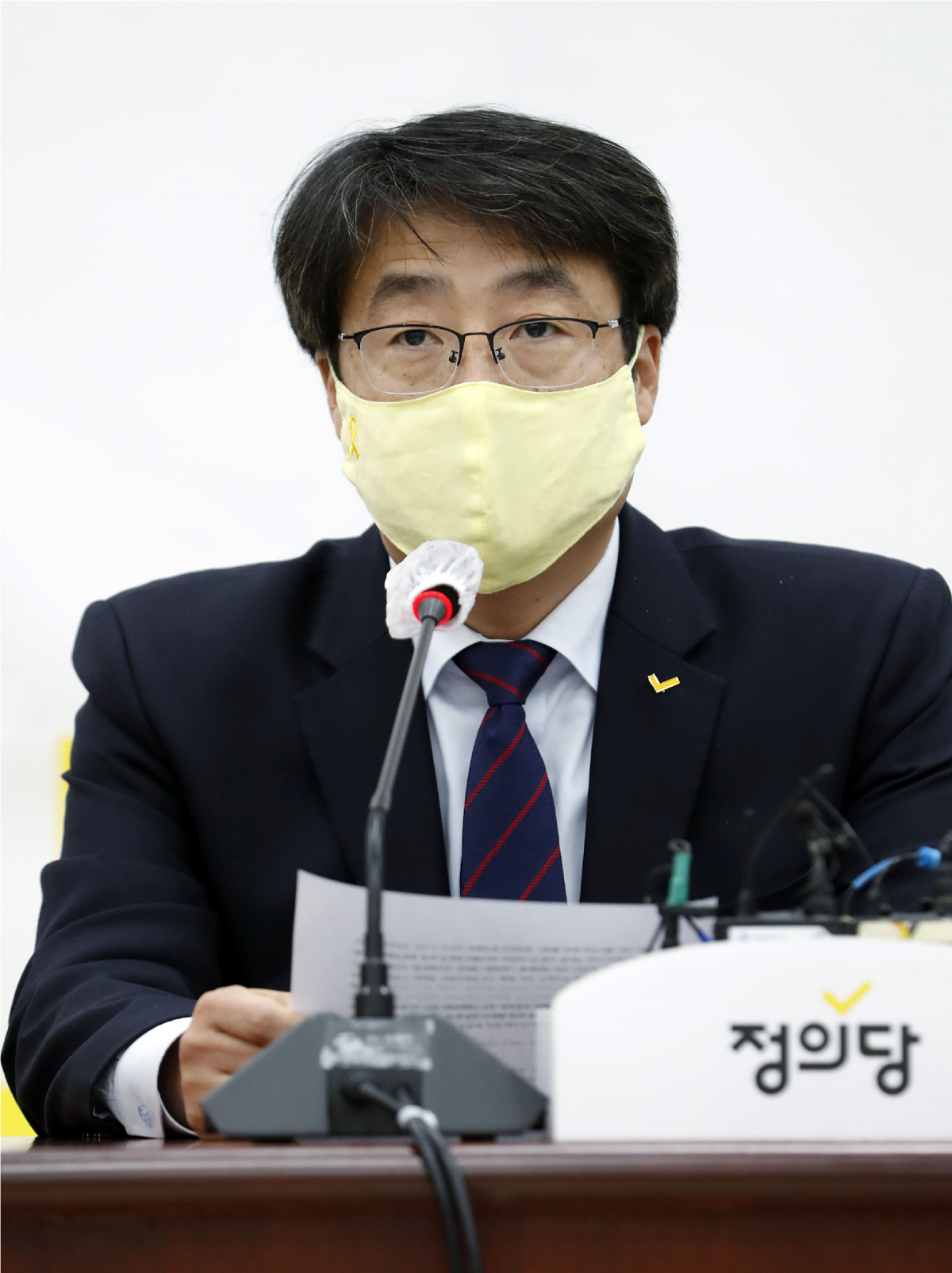 ▲지난 26일 국회에서 열린 전략협의회에서 발언하는 김윤기 당대표 직무대행. (연합뉴스)