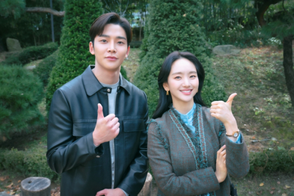 ▲‘선배, 그 립스틱 바르지 마요’ 원진아♥로운(사진제공=JTBC스튜디오)