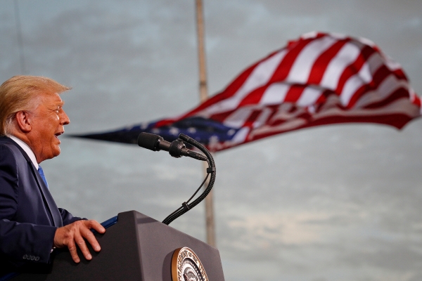 ▲도널드 트럼프 전 미국 대통령이 지난해 9월 24일(현지시간) 플로리다주 잭슨빌의 세실 공항에서 선거 캠페인을 벌이고 있다. 잭슨빌/로이터연합뉴스
