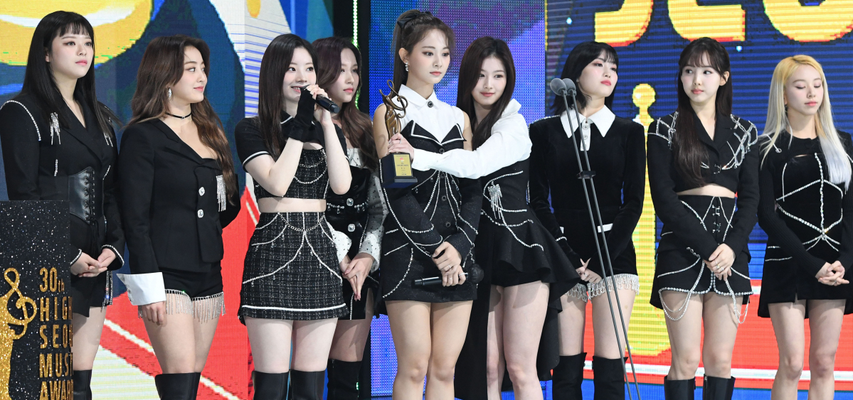 ▲걸그룹 ‘트와이스’의 정연은 1월 31일 ‘제30회 하이원 서울가요대상’ 무대에 오르며 활동 복귀를 선언했다. (뉴시스)