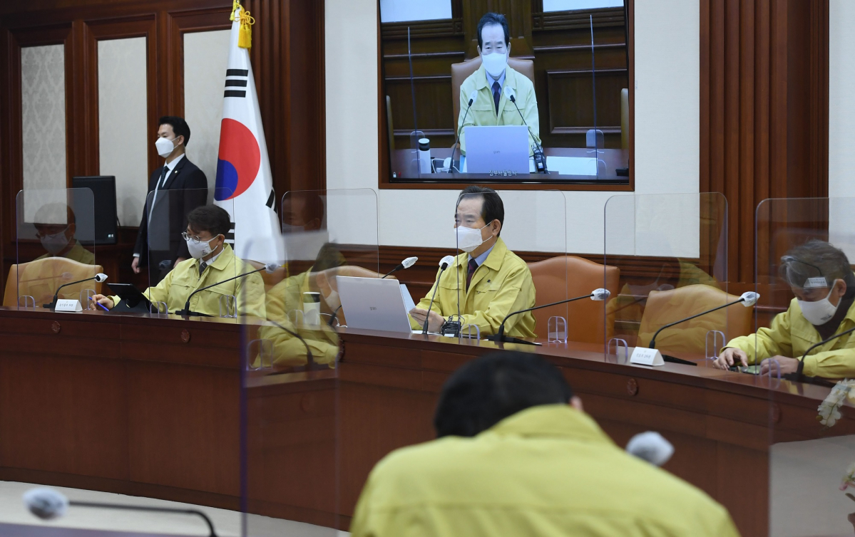 ▲정세균 국무총리가 3일 오전 서울 종로구 정부서울청사에서 열린 코로나19 대응 중앙재난안전대책본부(중대본) 회의에 참석해 발언하고 있다. (공동취재사진) (뉴시스)