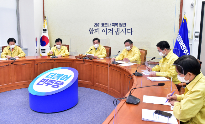 ▲ 더불어민주당 이낙연 대표가 5일 오전 국회에서  최고위원회의를 주재하고 있다.  (연합뉴스)