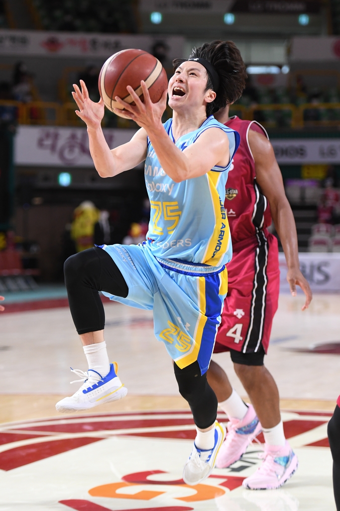 ▲돌파를 시도하는 삼성 김시래 (출처=KBL 제공(연합뉴스))